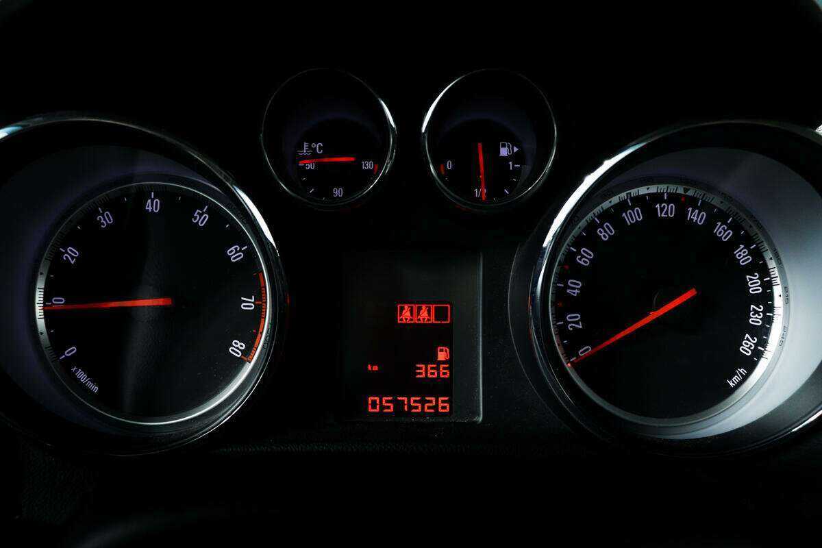 Opel Mokka с пробегом — 2014 год. Фото: #9