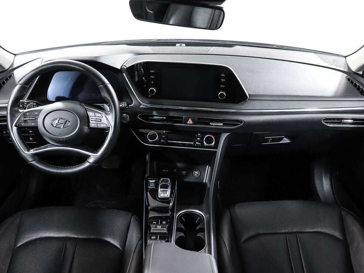 Hyundai Sonata с пробегом — 2022 год. Фото: #11