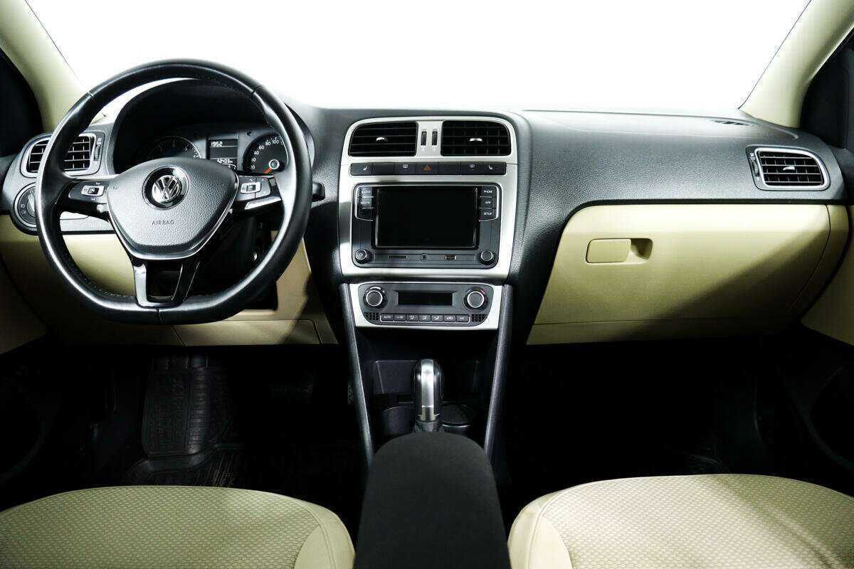Volkswagen Polo с пробегом — 2018 год. Фото: #10