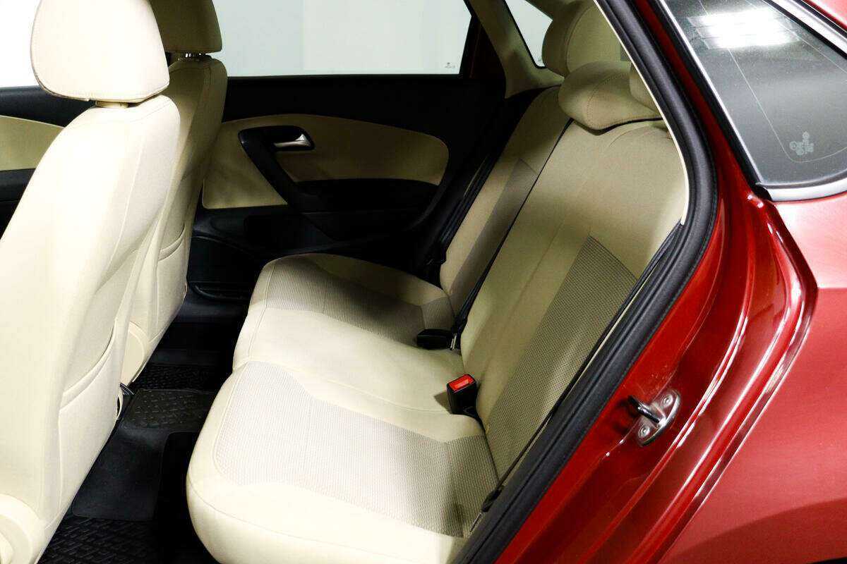 Volkswagen Polo с пробегом — 2018 год. Фото: #11