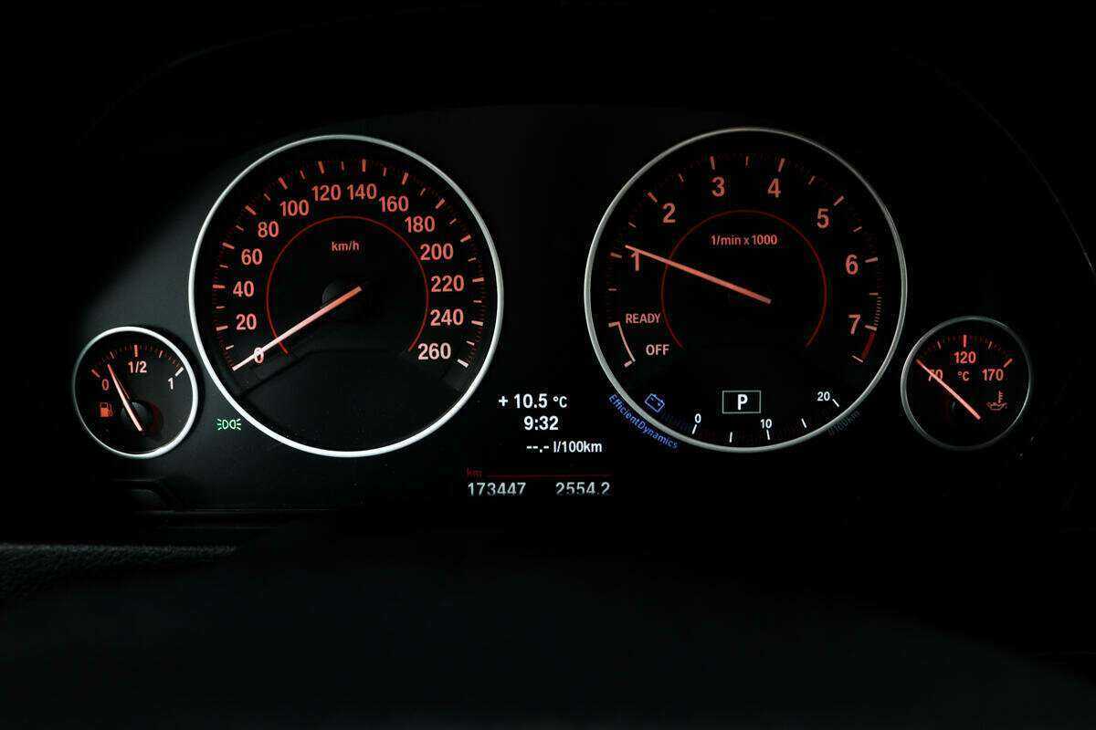 BMW 3 серии с пробегом — 2013 год. Фото: #9