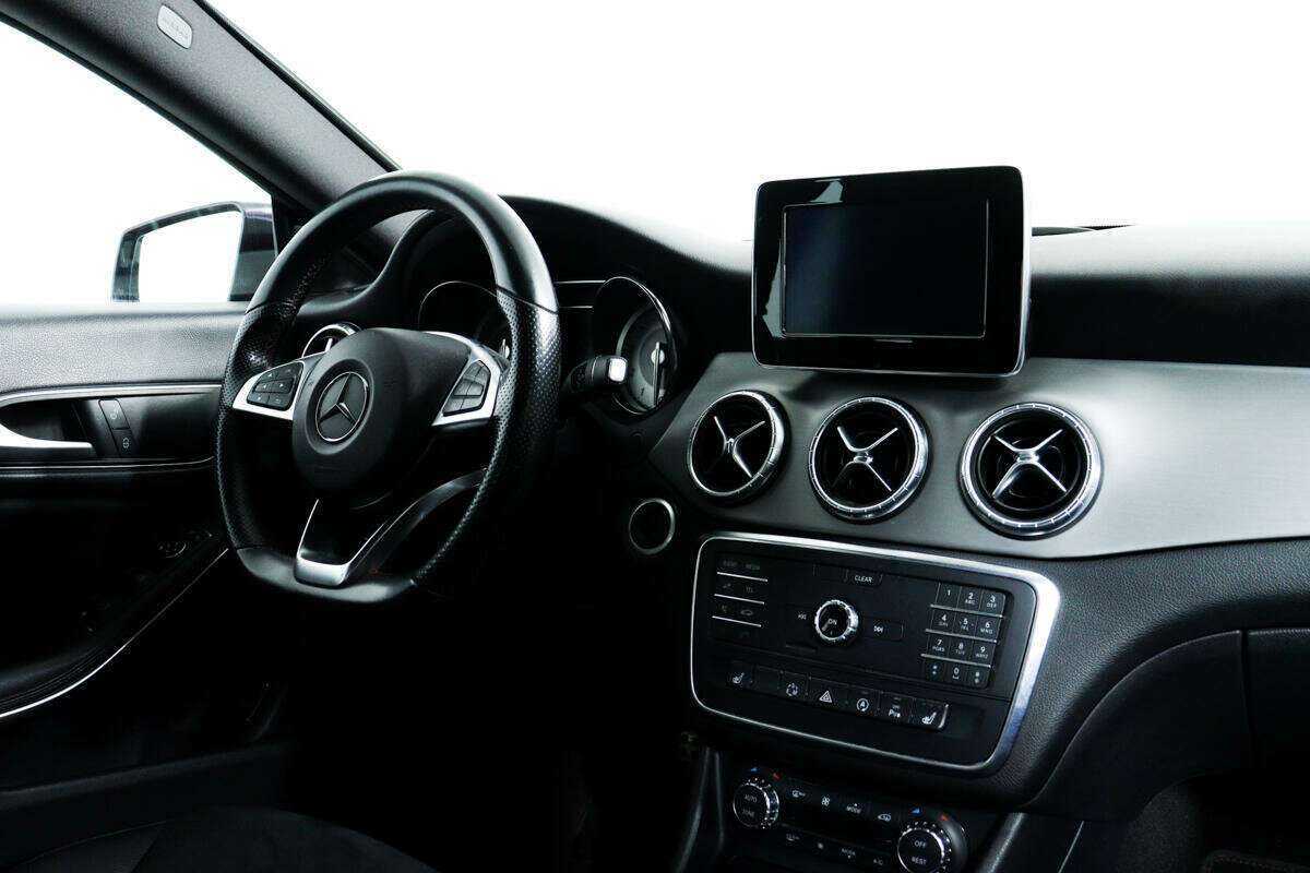 Mercedes-Benz CLA с пробегом — 2015 год. Фото: #7