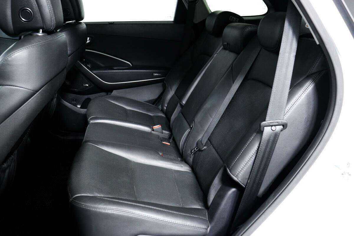 Hyundai Santa Fe с пробегом — 2016 год. Фото: #11