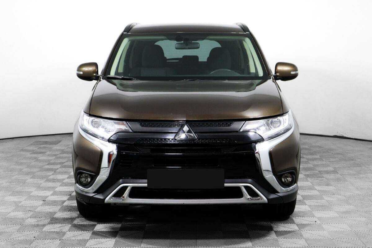 Mitsubishi Outlander с пробегом — 2022 год. Фото: #1