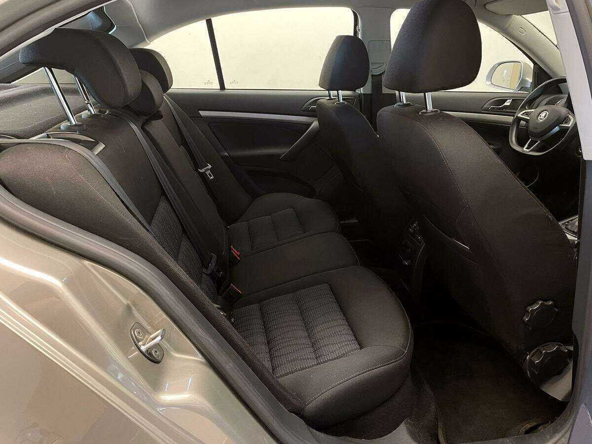 Skoda Octavia с пробегом — 2012 год. Фото: #6