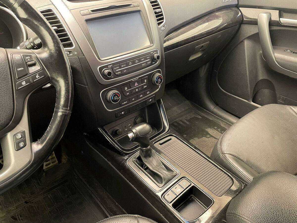 Kia Sorento с пробегом — 2015 год. Фото: #15