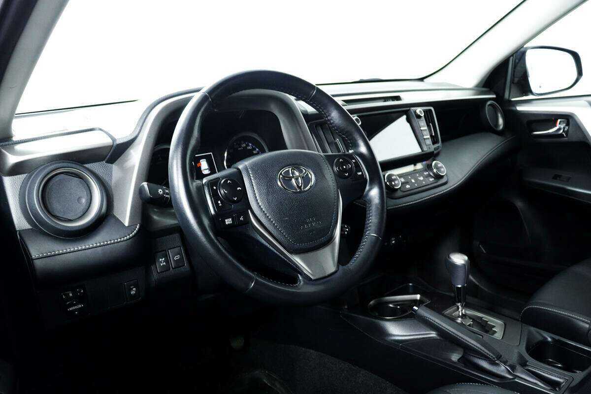 Toyota RAV4 с пробегом — 2019 год. Фото: #12