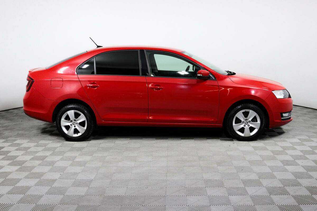 Skoda Rapid с пробегом — 2018 год. Фото: #3