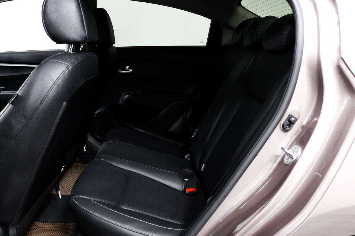 Kia Rio с пробегом — 2020 год. Фото: #11