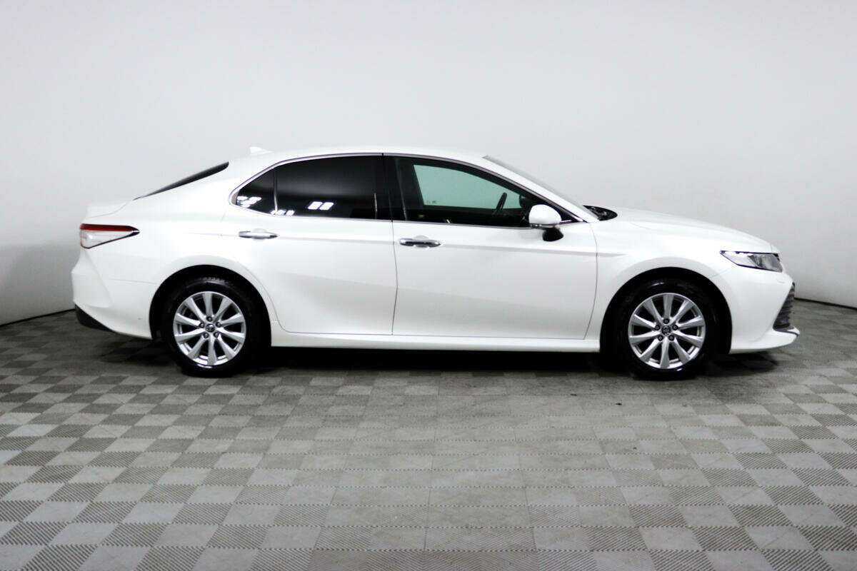 Toyota Camry с пробегом — 2019 год. Фото: #3