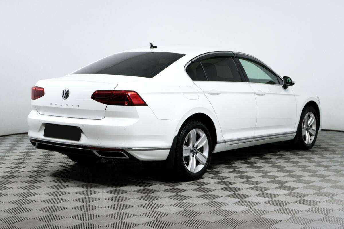 Volkswagen Passat с пробегом — 2020 год. Фото: #4