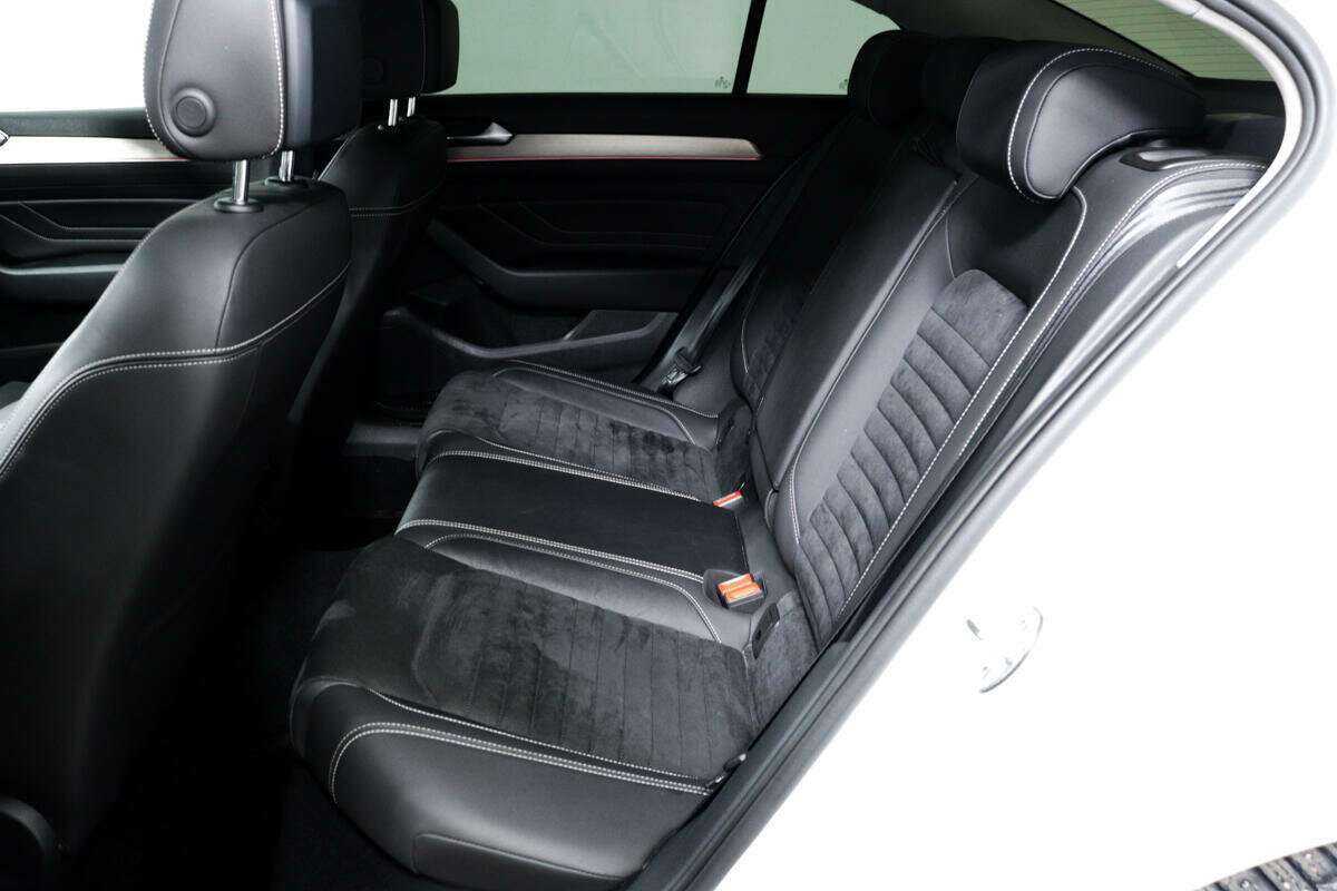 Volkswagen Passat с пробегом — 2020 год. Фото: #11