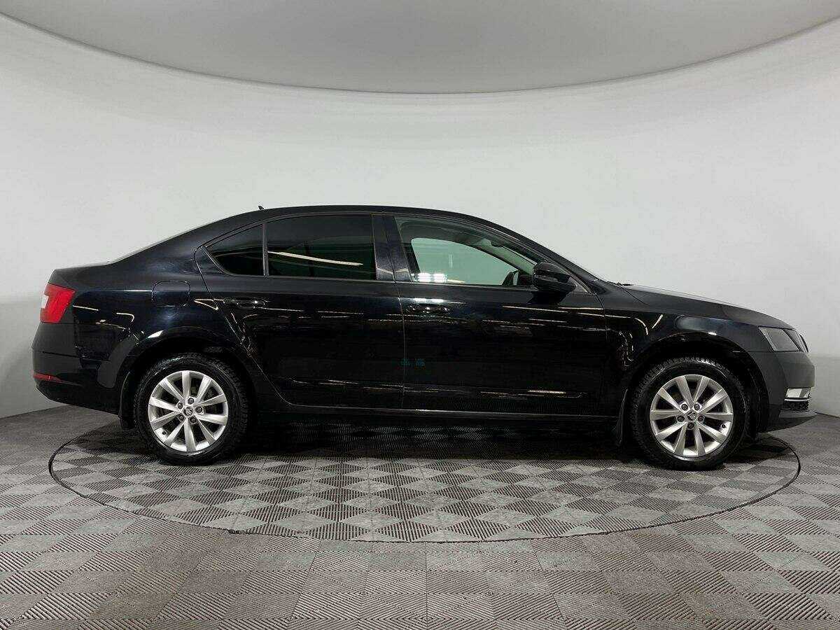 Skoda Octavia с пробегом — 2017 год. Фото: #3