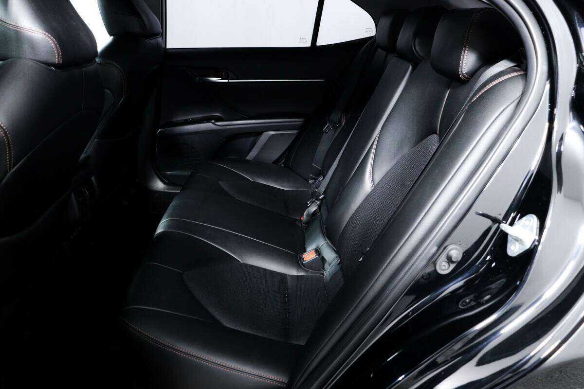 Toyota Camry с пробегом — 2019 год. Фото: #11