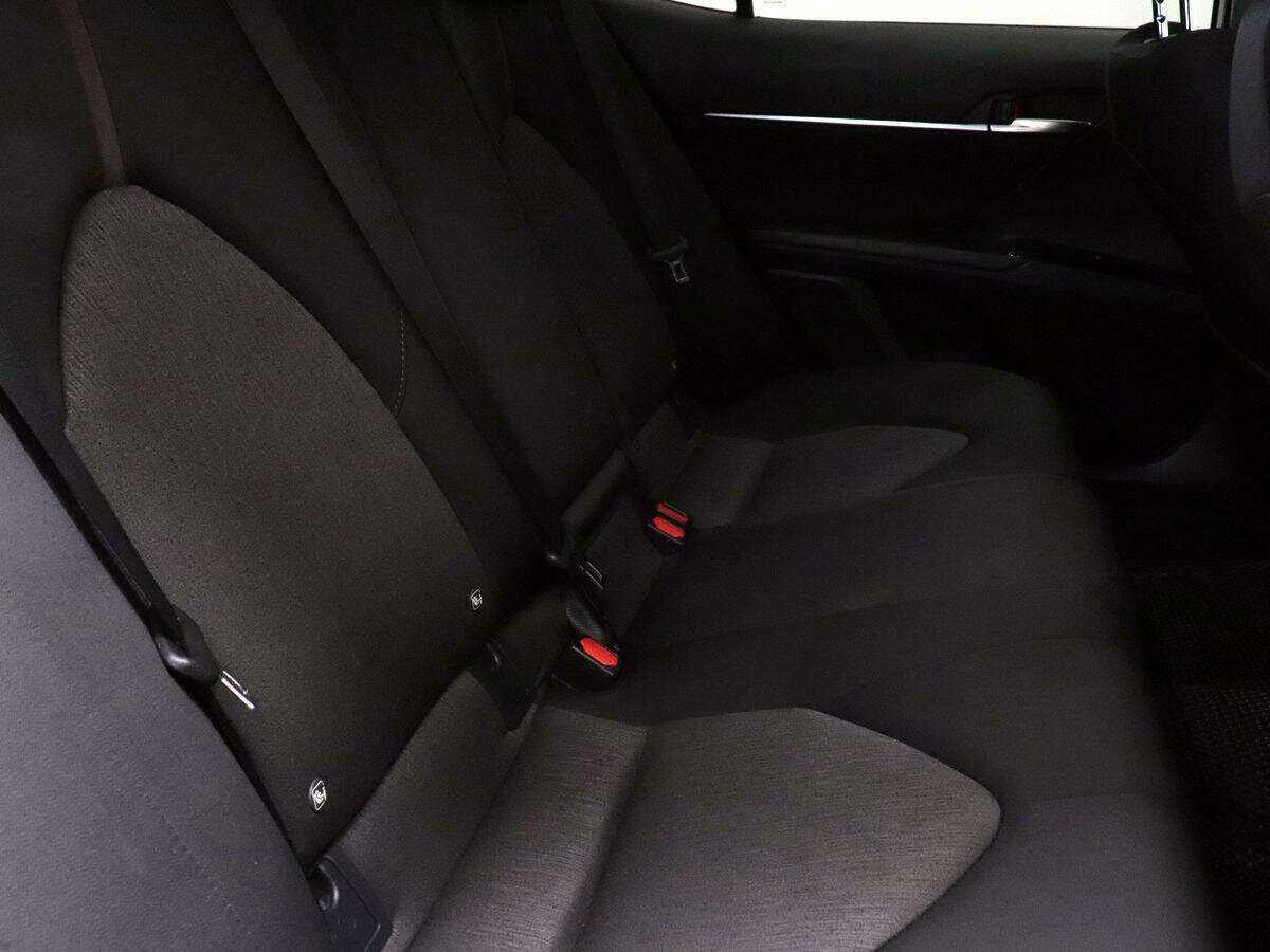 Toyota Camry с пробегом — 2019 год. Фото: #7