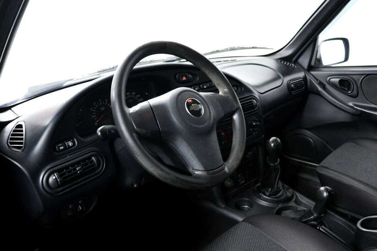 Chevrolet Niva с пробегом — 2014 год. Фото: #12