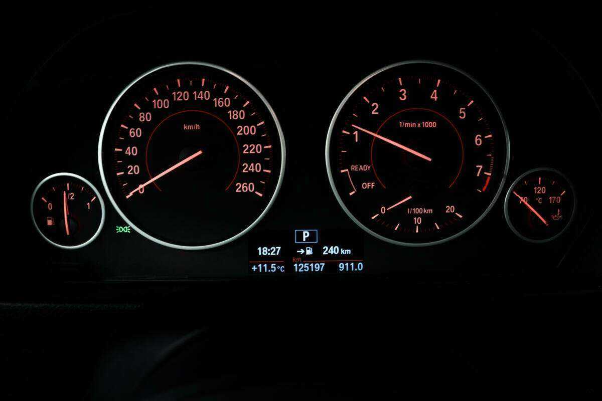 BMW 3 серии с пробегом — 2017 год. Фото: #9