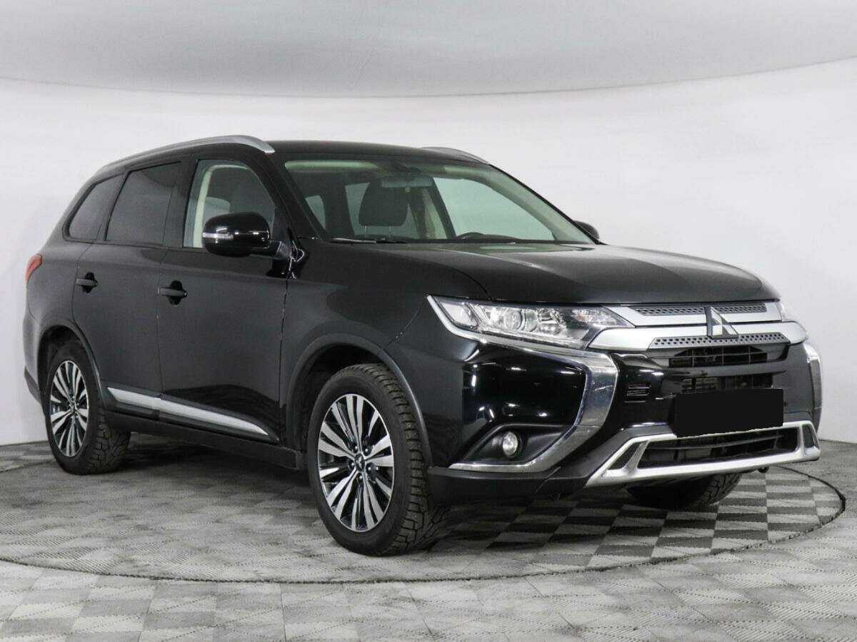 Mitsubishi Outlander с пробегом — 2018 год. Фото: #2