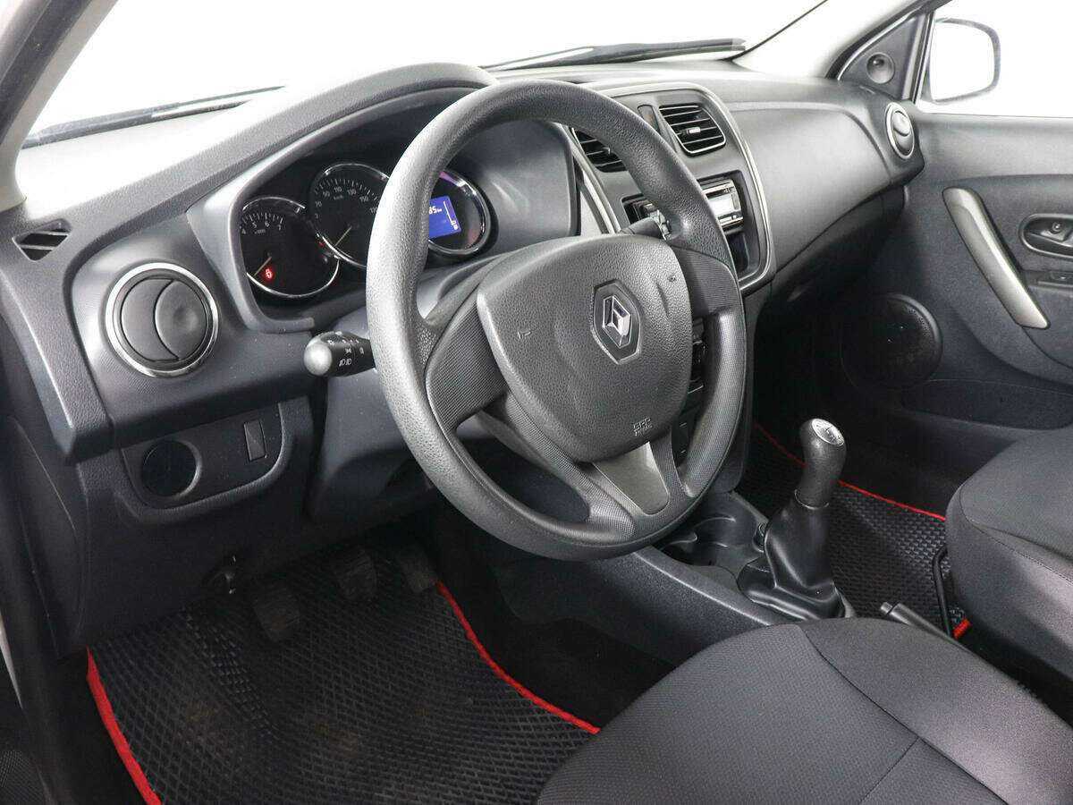 Renault Logan с пробегом — 2014 год. Фото: #7
