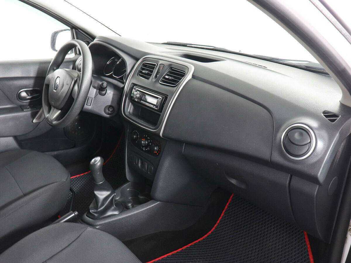 Renault Logan с пробегом — 2014 год. Фото: #8