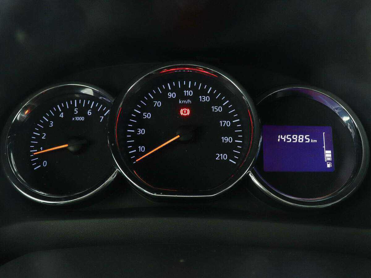 Renault Logan с пробегом — 2014 год. Фото: #9