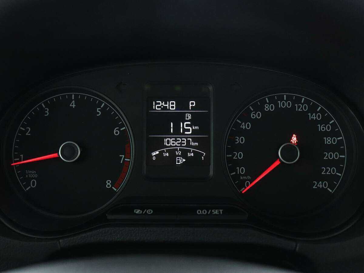 Volkswagen Polo с пробегом — 2016 год. Фото: #10