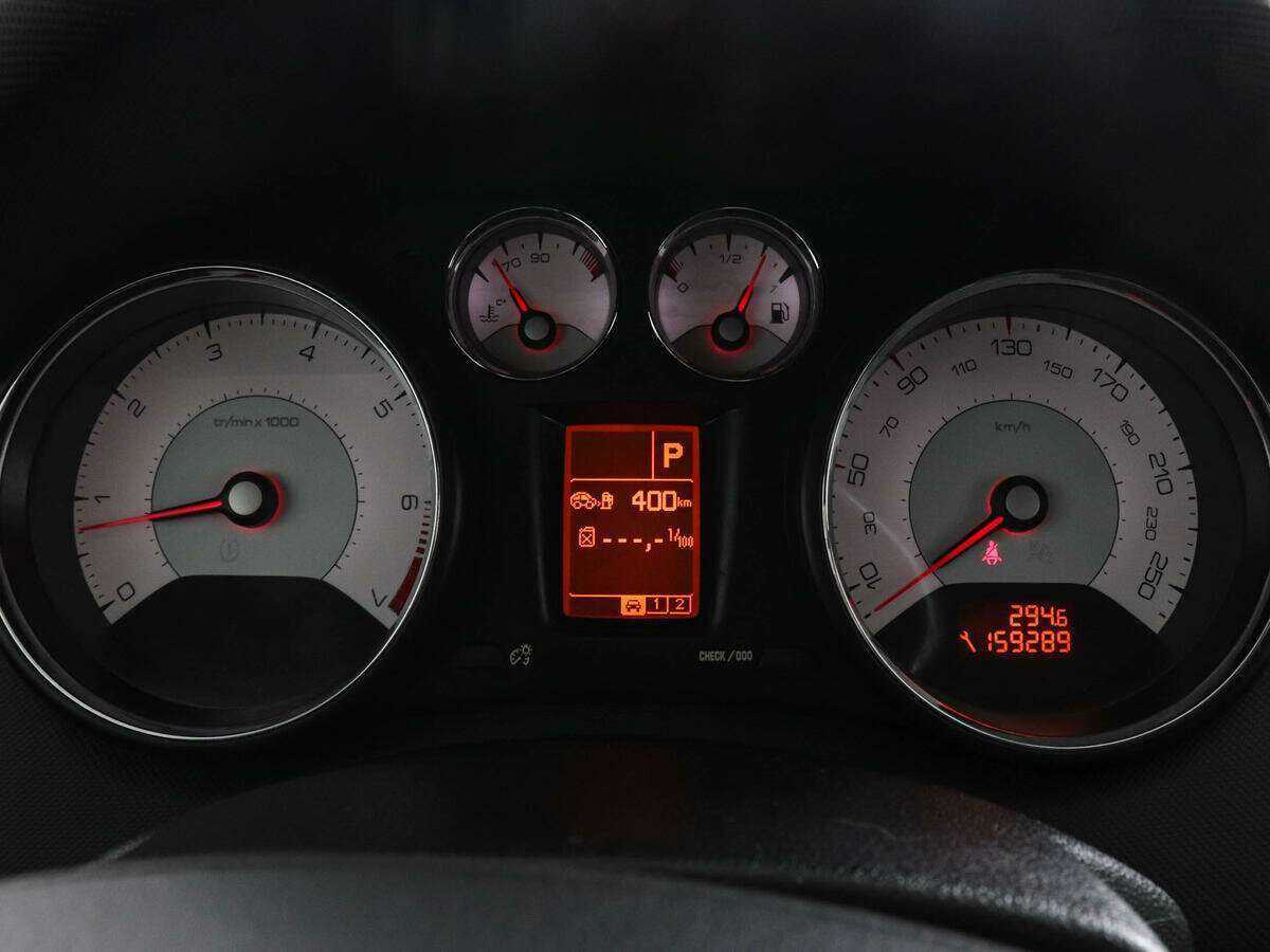 Peugeot 408 с пробегом — 2014 год. Фото: #10