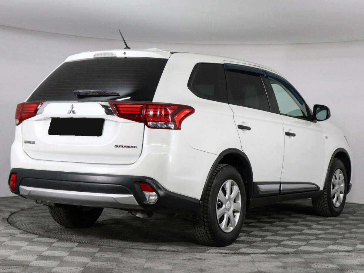 Mitsubishi Outlander с пробегом — 2015 год. Фото: #4