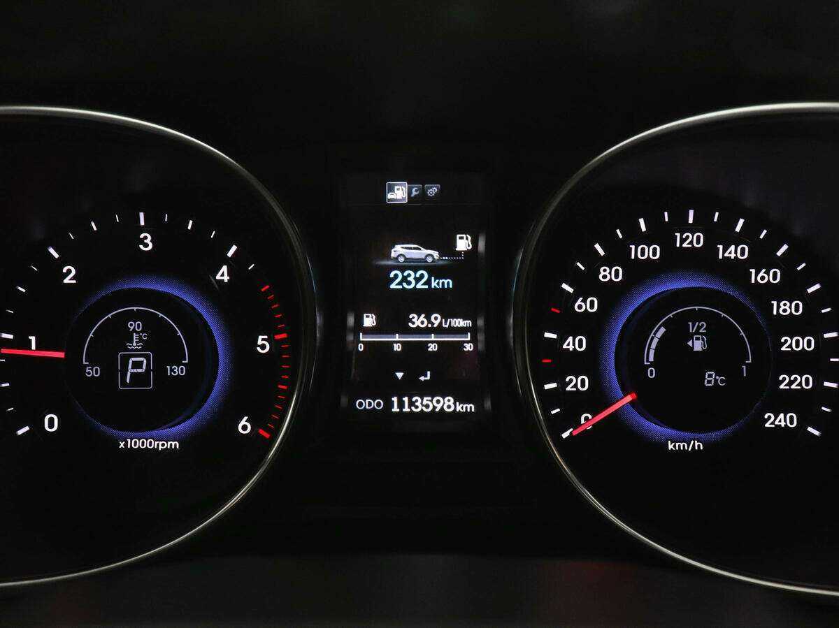 Hyundai Santa Fe с пробегом — 2012 год. Фото: #10