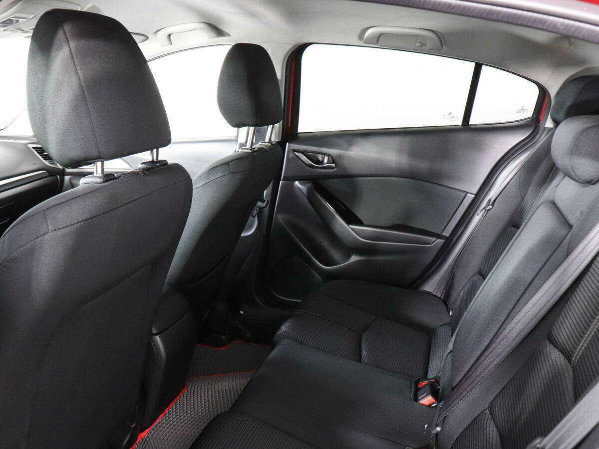 Mazda 3 с пробегом — 2018 год. Фото: #11