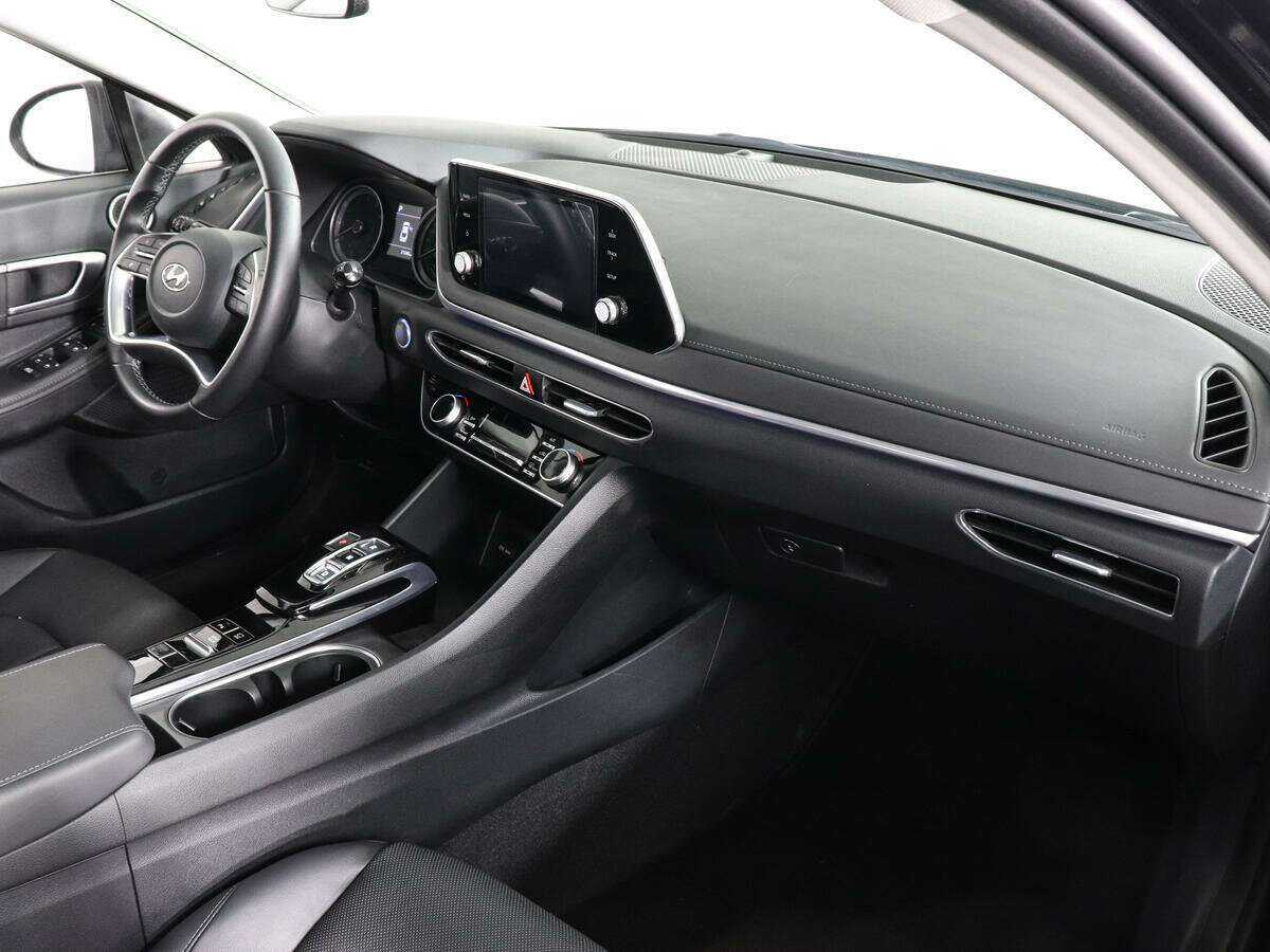 Hyundai Sonata с пробегом — 2023 год. Фото: #9