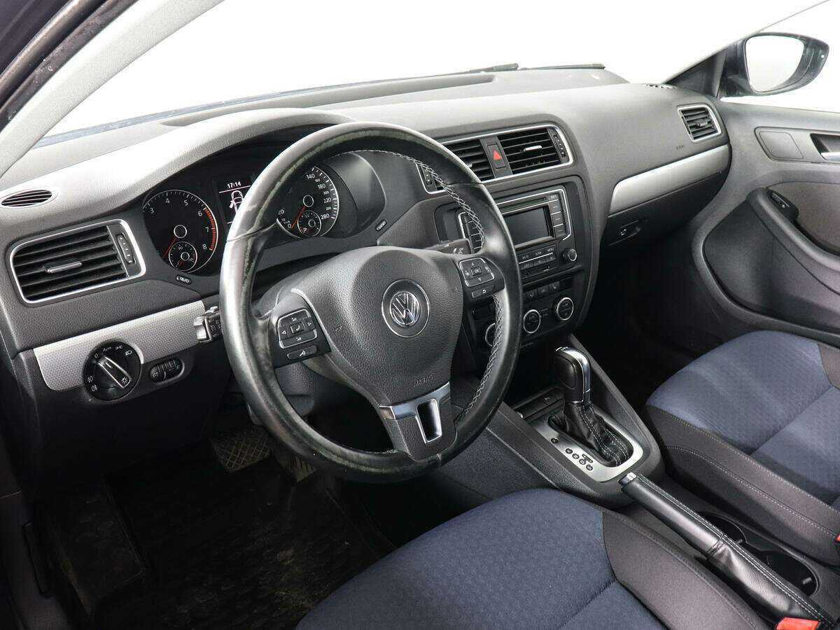 Volkswagen Jetta с пробегом — 2013 год. Фото: #7