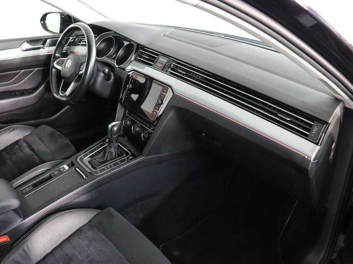 Volkswagen Passat с пробегом — 2020 год. Фото: #9