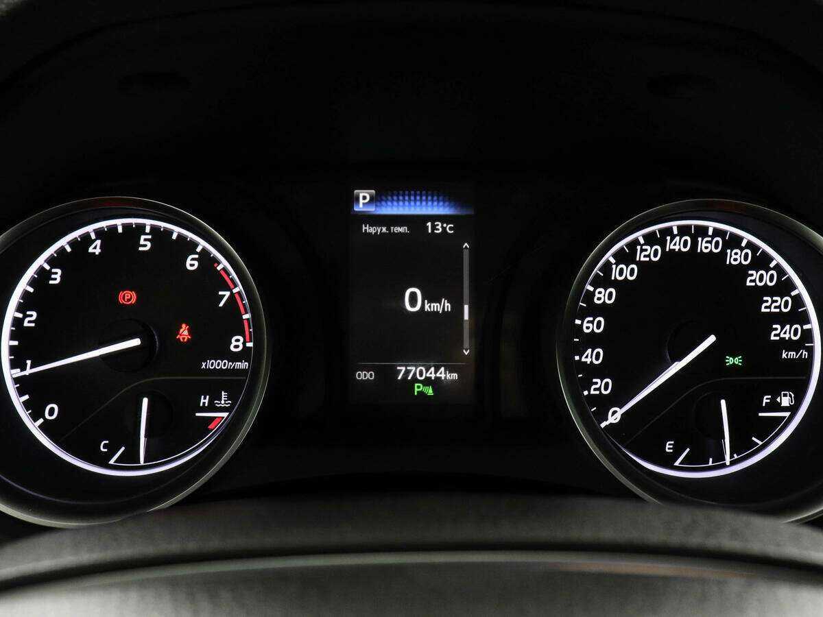 Toyota Camry с пробегом — 2019 год. Фото: #9