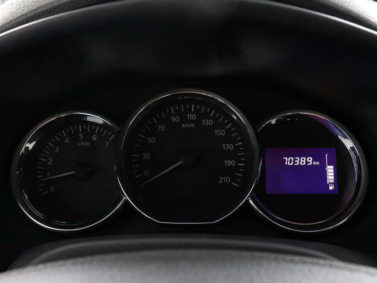 Renault Logan с пробегом — 2017 год. Фото: #10