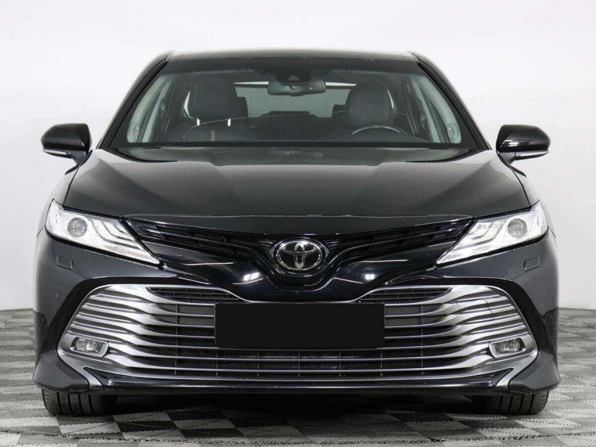 Toyota Camry с пробегом — 2018 год. Фото: #1