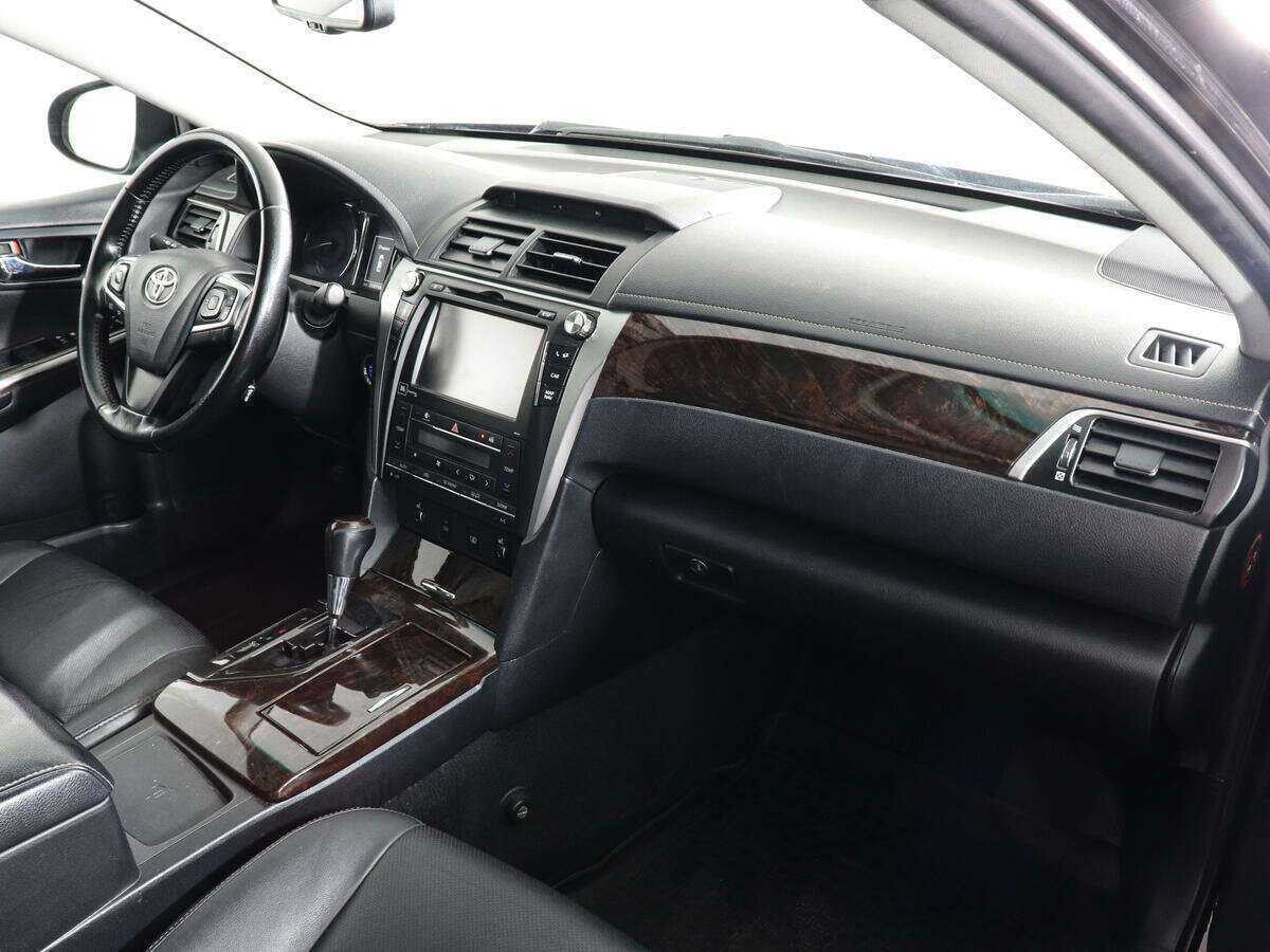 Toyota Camry с пробегом — 2015 год. Фото: #9