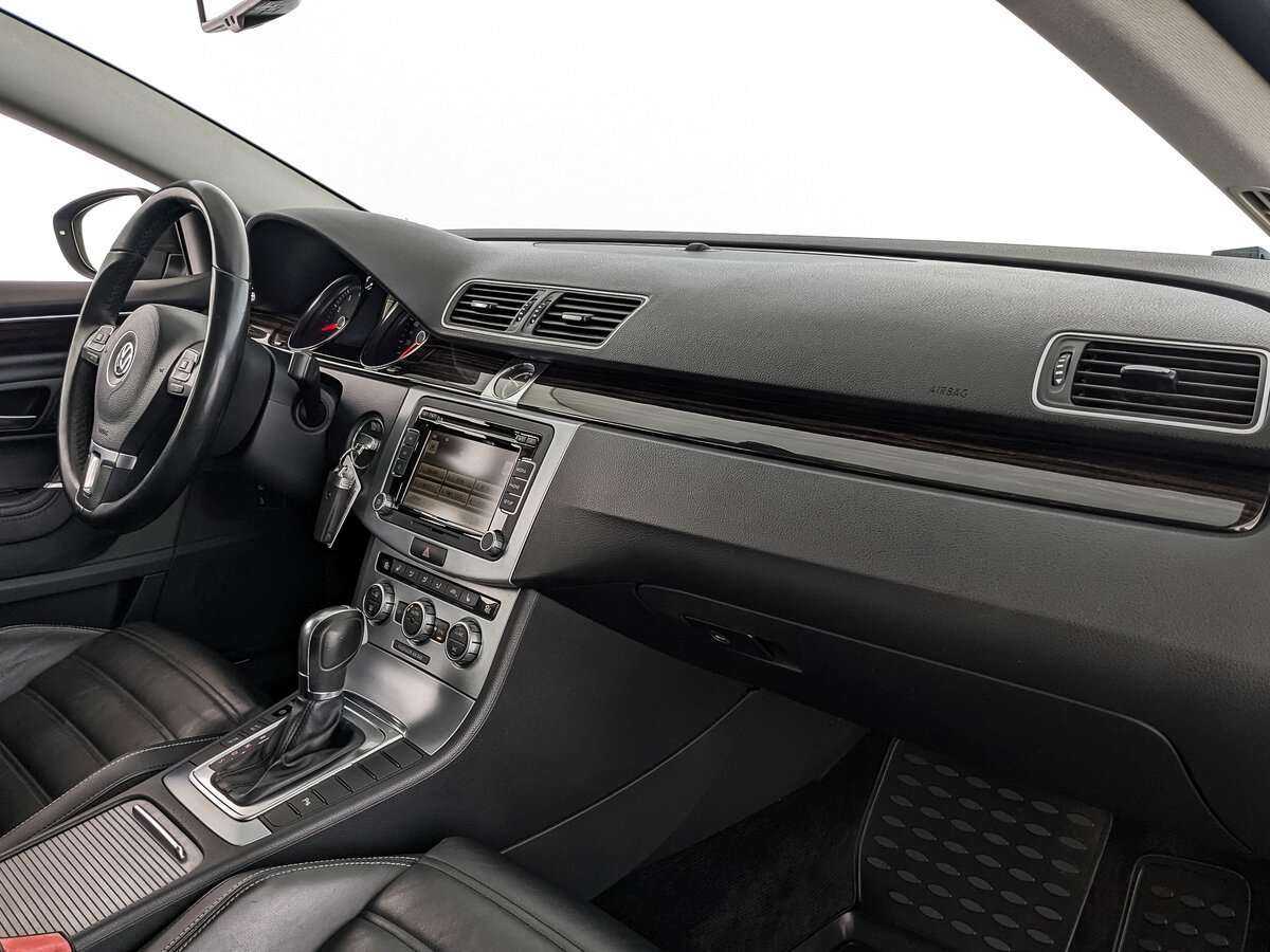 Volkswagen Passat CC с пробегом — 2013 год. Фото: #10