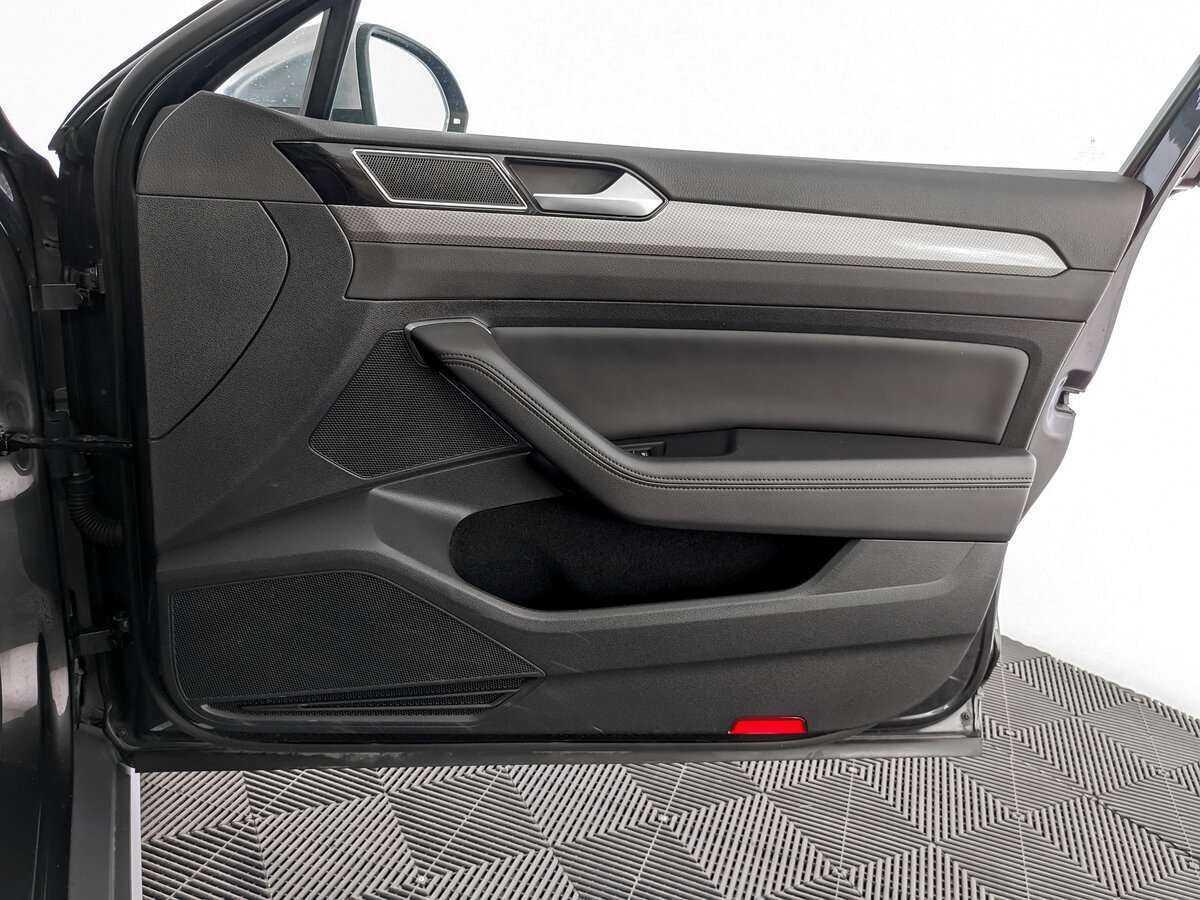 Volkswagen Passat с пробегом — 2018 год. Фото: #25