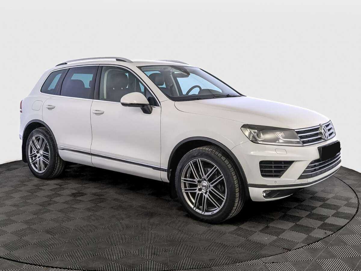 Volkswagen Touareg с пробегом — 2017 год. Фото: #2