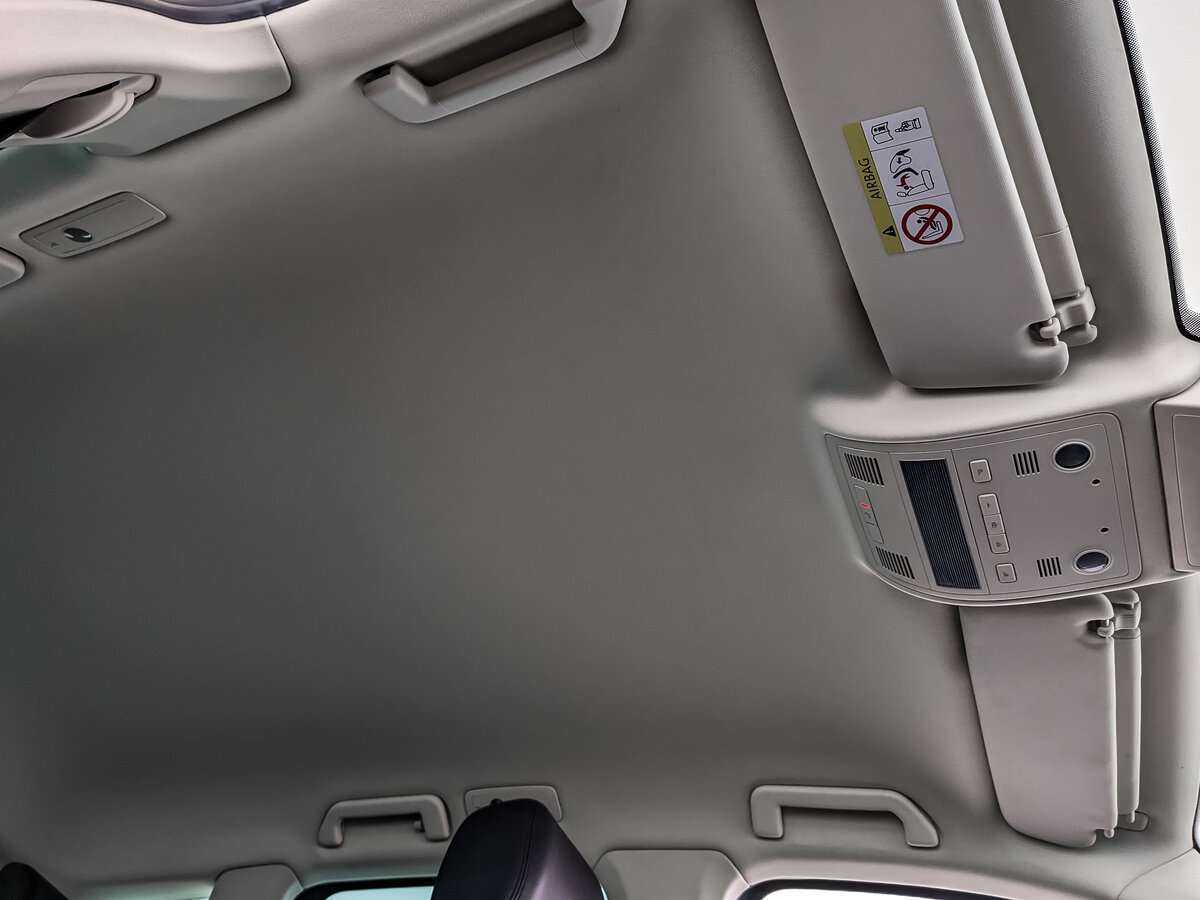 Volkswagen Touareg с пробегом — 2017 год. Фото: #21