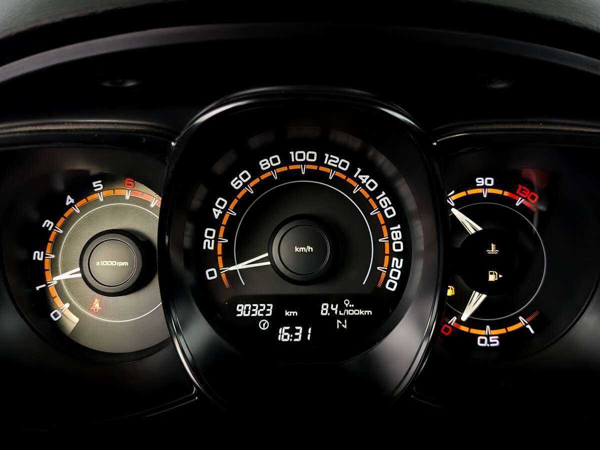 Lada (ВАЗ) Vesta с пробегом — 2017 год. Фото: #10