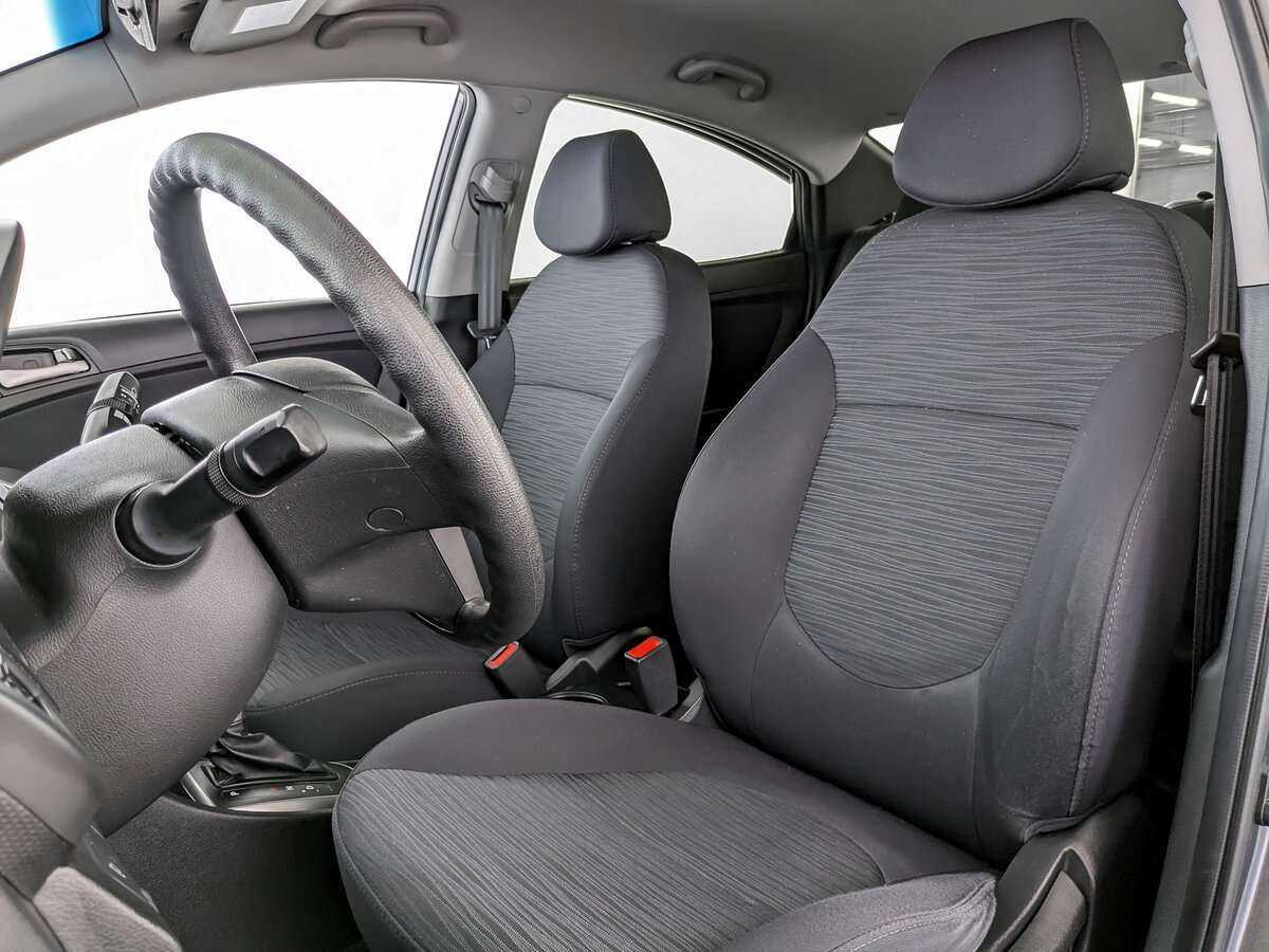 Hyundai Solaris с пробегом — 2015 год. Фото: #15