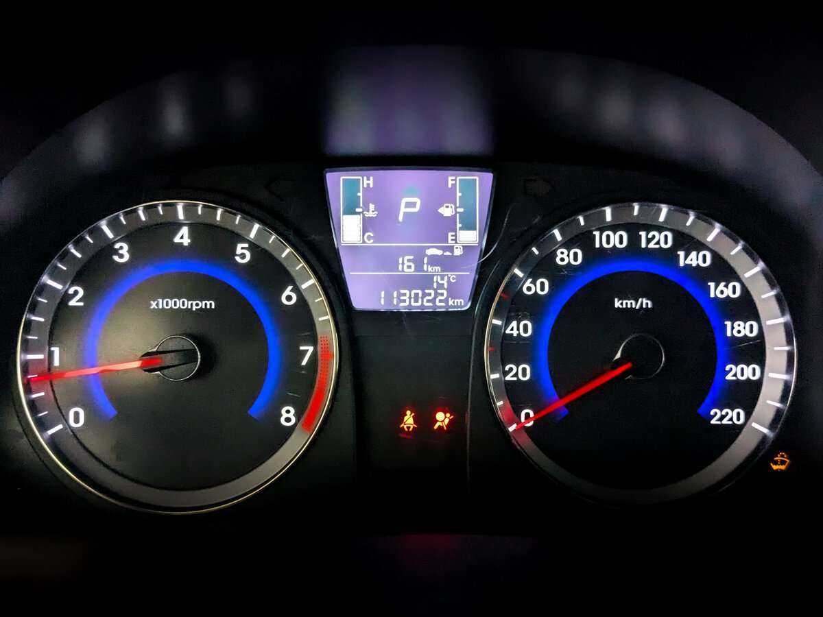 Hyundai Solaris с пробегом — 2015 год. Фото: #8