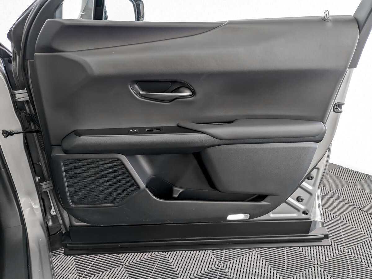 Lexus UX с пробегом — 2020 год. Фото: #19