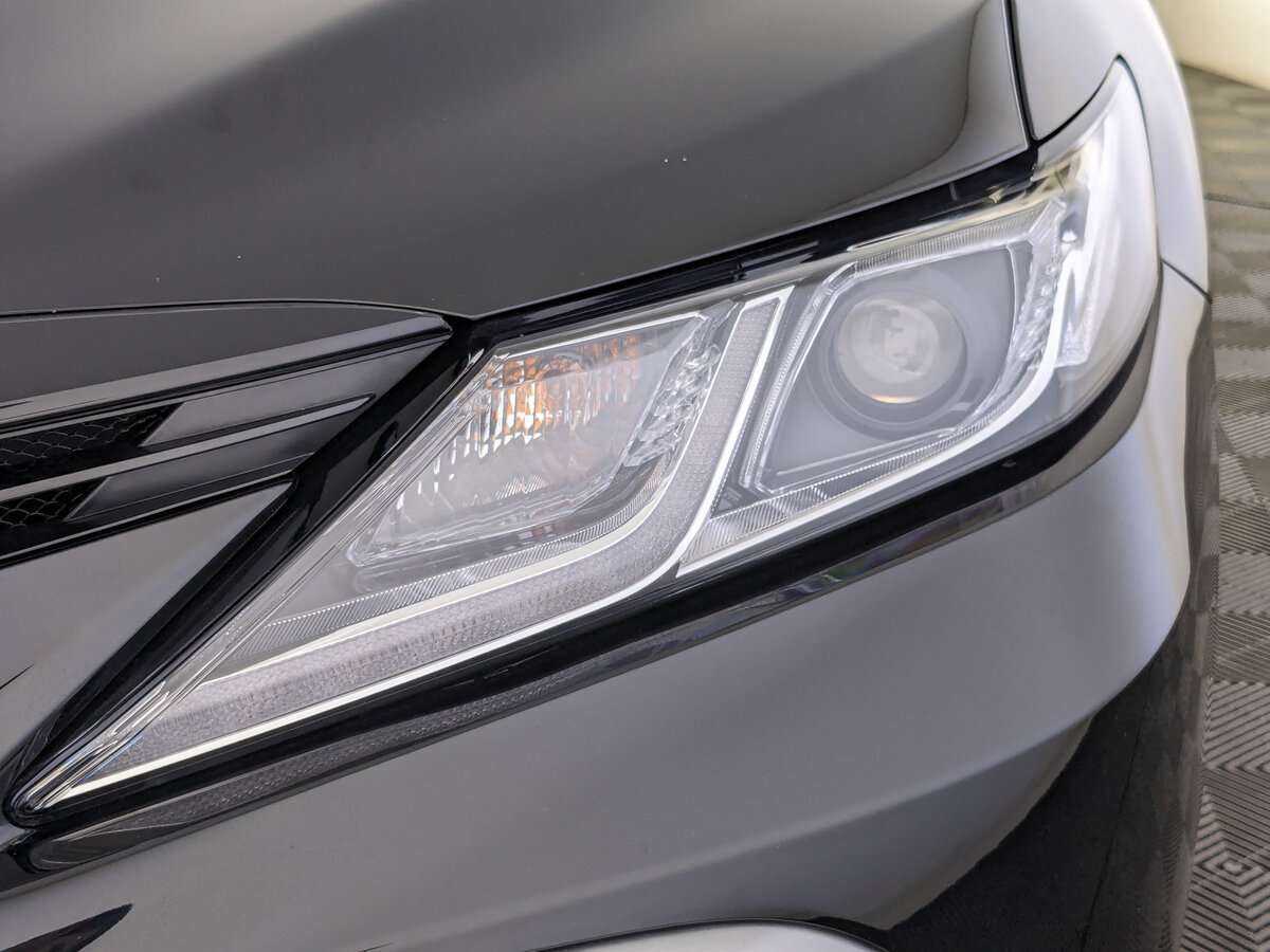 Toyota Camry с пробегом — 2021 год. Фото: #10