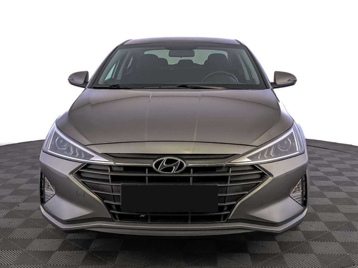 Hyundai Elantra с пробегом — 2019 год. Фото: #1