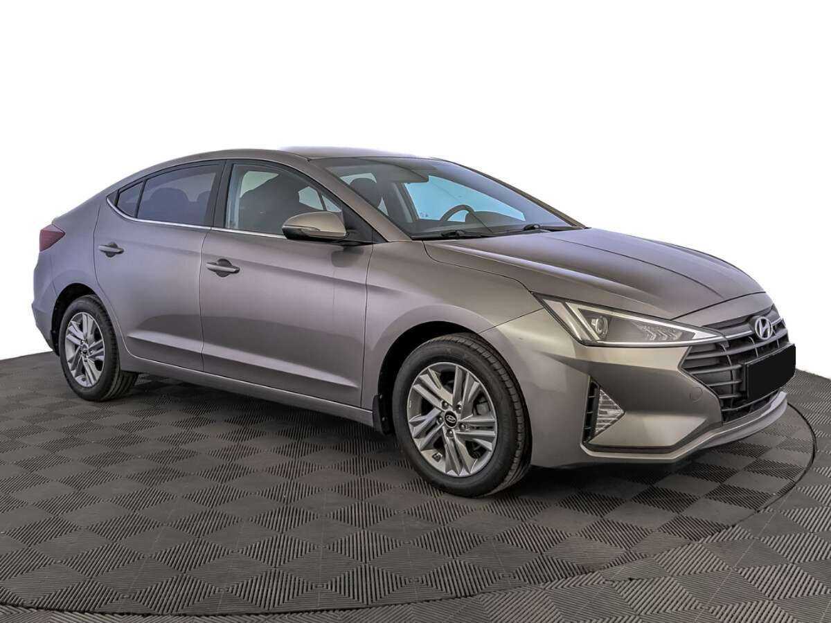 Hyundai Elantra с пробегом — 2019 год. Фото: #2