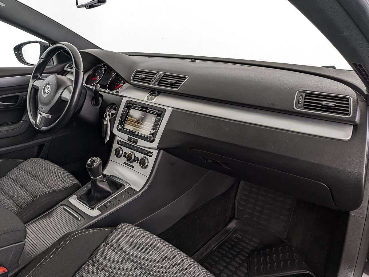 Volkswagen Passat CC с пробегом — 2012 год. Фото: #8