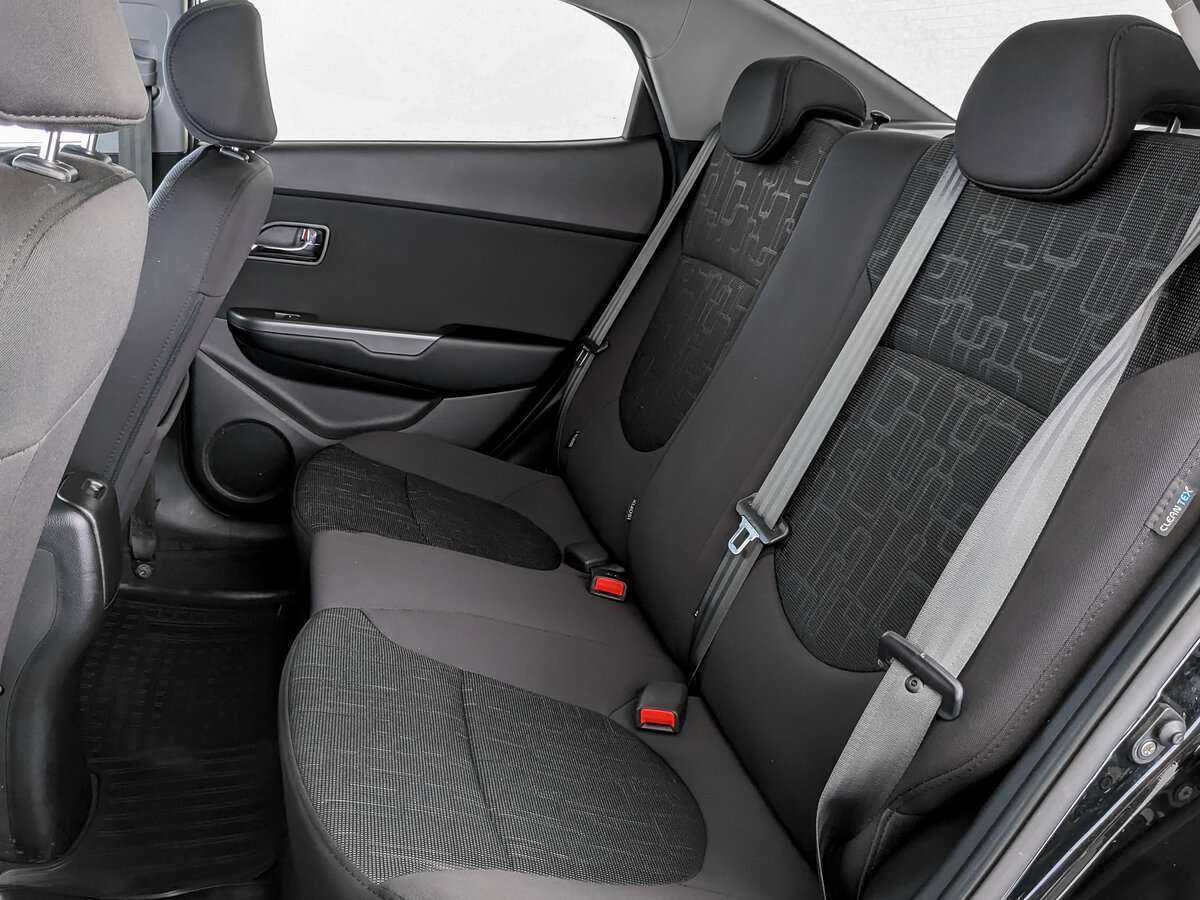 Kia Rio с пробегом — 2014 год. Фото: #9